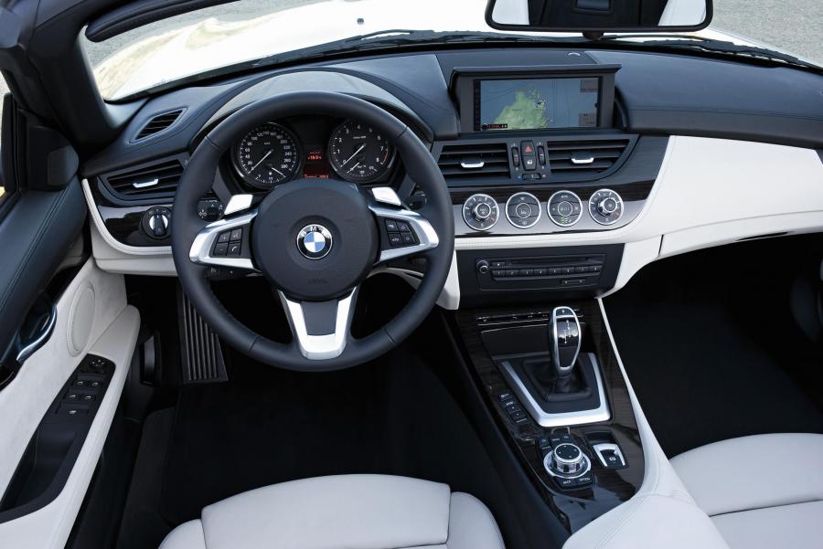  BMW Z4 Roadster 2010 года  (фото 3 из 39)